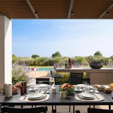 Luxury Puerto De Paz For 8 People Near Fazana With 60 M2 Private Heated Pool, Sauna, Mini Golf & Sea View
