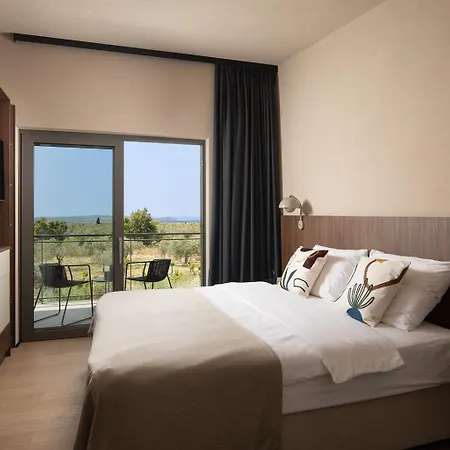 Luxury Puerto De Paz For 8 People Near Fazana With 60 M2 Private Heated Pool, Sauna, Mini Golf & Sea View * Vodnjan