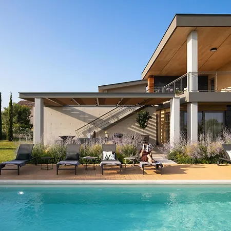 Luxury Puerto De Paz For 8 People Near Fazana With 60 M2 Private Heated Pool, Sauna, Mini Golf & Sea View Villa