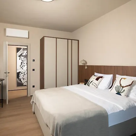 Luxury Puerto De Paz For 8 People Near Fazana With 60 M2 Private Heated Pool, Sauna, Mini Golf & Sea View Villa Vodnjan